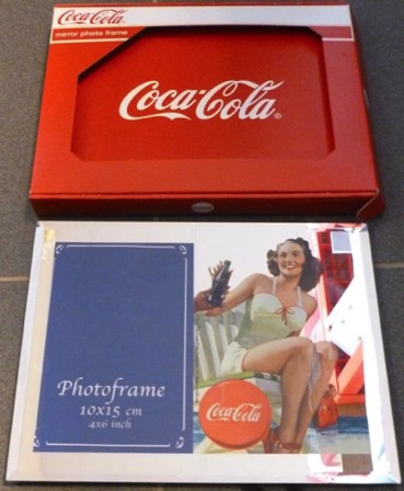 4704-4 € 10,00 Coca Cola fotolijst - spiegel dame
